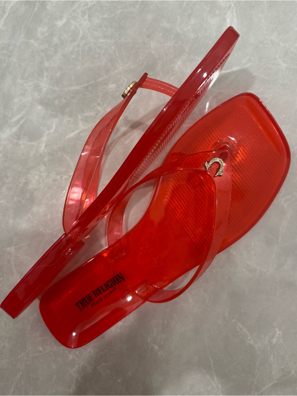 True Religion Transparent Red Jelly Flip Flop Sandals with Gold Logo - Picture 3 of 4